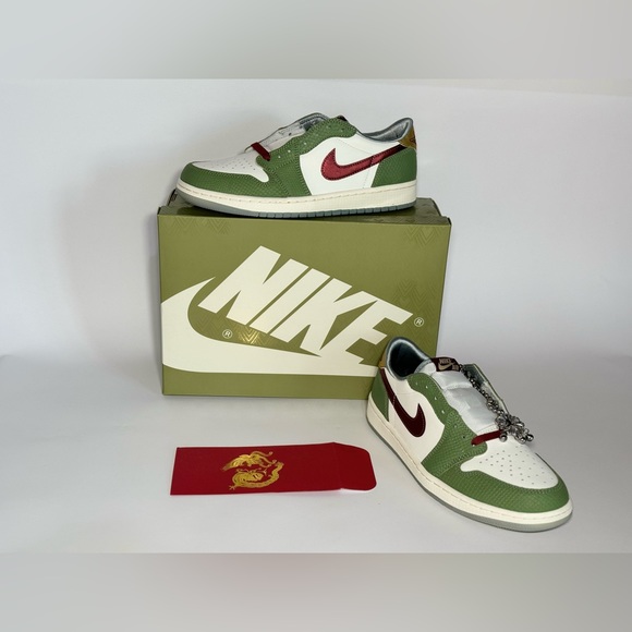 Jordan 1 Retro Low OG Year of the Dragon 2024 Size 8.5